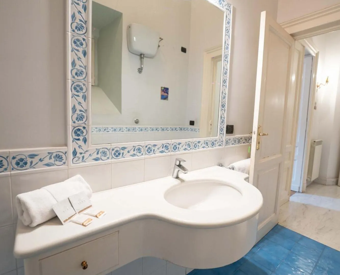 Residenza Castel Dell'Ovo By Dimorra Apartment Naples Italy